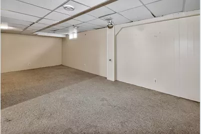 6950 N Green Bay Ave, Glendale, WI 53209 - Photo 32