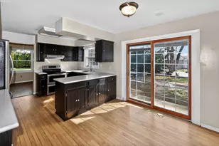 6950 N Green Bay Ave, Glendale, WI 53209 - Photo 12