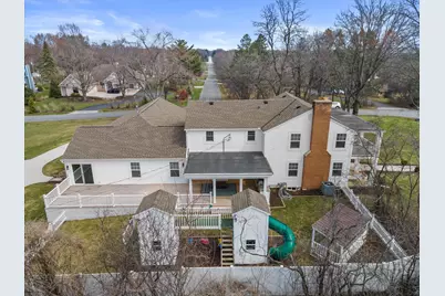 17730  Greenbrier Dr, Brookfield, WI 53045 - Photo 8