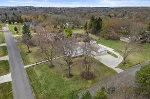 17730 Greenbrier Dr, Brookfield, WI 53045 - Photo 6