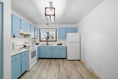 9608 W Bradley Rd, Milwaukee, WI 53224 - Photo 6