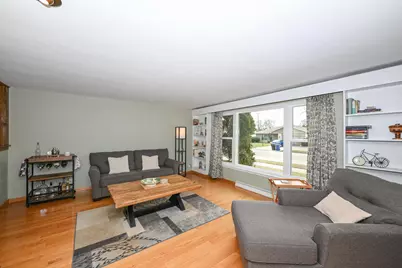 1110  Harmony Dr, Racine, WI 53402 - Photo 6