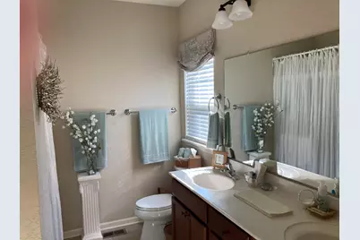 140 N Wild Flower Ln, Elkhorn, WI 53121 - Photo 14