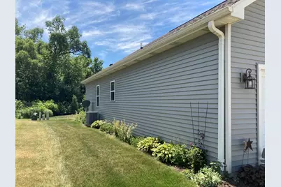 140 N Wild Flower Ln, Elkhorn, WI 53121 - Photo 26
