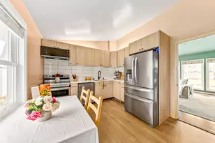 5623 Bentwood Ln, Greendale, WI 53129 - Photo 10