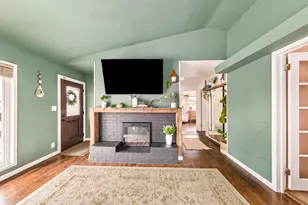 5623 Bentwood Ln, Greendale, WI 53129 - Photo 6