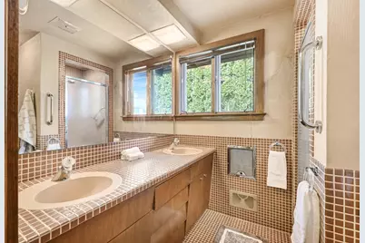 8925 N Maitland Rd, Bayside, WI 53217 - Photo 20