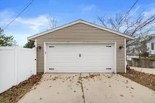 241 S Charles St, Waukesha, WI 53186 - Photo 28