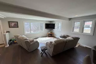 33908 Cattail Dr, Burlington, WI 53105 - Photo 4