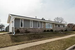 6111 69th St, Kenosha, WI 53142 - Photo 2