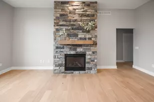 N66W21193 Sweet Clover Dr, Menomonee Falls, WI 53051 - Photo 4