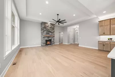 N66W21193  Sweet Clover Dr, Menomonee Falls, WI 53051 - Photo 6