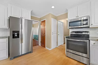 1365  Poplar Ridge Ct, Brookfield, WI 53045 - Photo 12