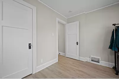 4650 N 38th St, Milwaukee, WI 53209 - Photo 10