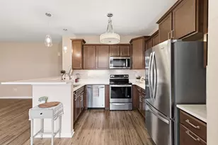 W197N16894 Stonewall Dr, Jackson, WI 53037 - Photo 14