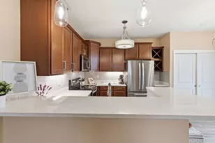 W197N16894 Stonewall Dr, Jackson, WI 53037 - Photo 16