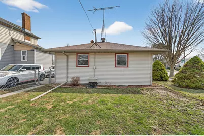 2430  Orchard St, Racine, WI 53405 - Photo 22