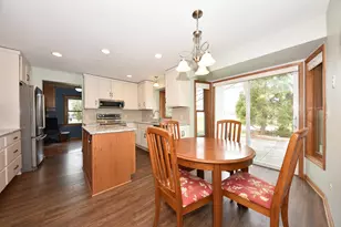 N105W16136 Brook Hollow Dr, Germantown, WI 53022 - Photo 10