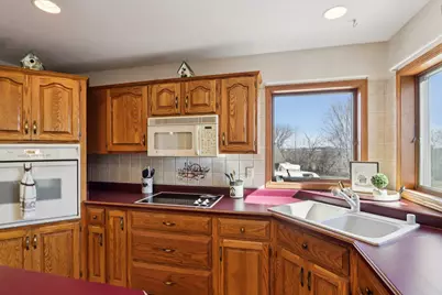 978 N Dewey Ave, Jefferson, WI 53549 - Photo 16