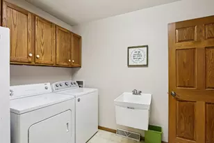 978 N Dewey Ave, Jefferson, WI 53549 - Photo 40