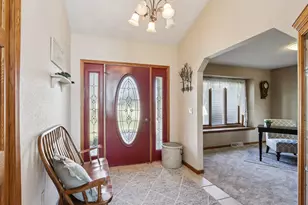 978 N Dewey Ave, Jefferson, WI 53549 - Photo 6