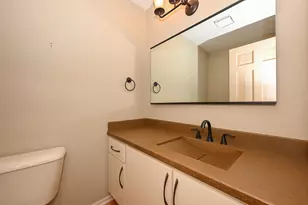 N21W24093 Dorchester Dr, Pewaukee, WI 53072 - Photo 22