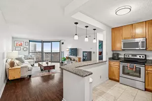 1660 N Prospect Ave, Milwaukee, WI 53202 - Photo 8