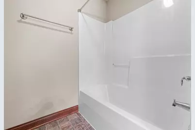 1432  Red Oak Dr #4, Hartford, WI 53027 - Photo 26