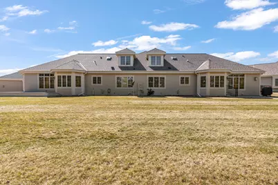 1432  Red Oak Dr #4, Hartford, WI 53027 - Photo 32
