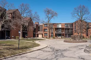 5200 S Tuckaway Blvd, Greenfield, WI 53221 - Photo 2