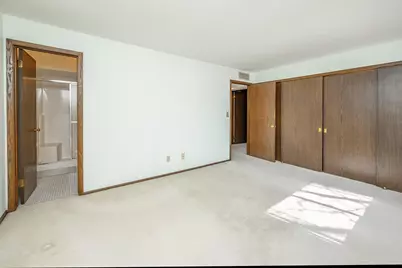 5200 S Tuckaway Blvd #270D, Greenfield, WI 53221 - Photo 14
