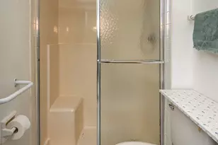 5200 S Tuckaway Blvd, Greenfield, WI 53221 - Photo 16