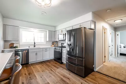 1452 N Lapham St, Oconomowoc, WI 53066 - Photo 4