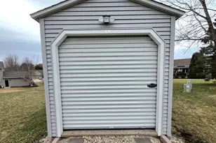 N173W20101 Crestview Dr, Jackson, WI 53037 - Photo 30