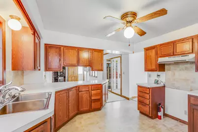 1503 S 25th St, Manitowoc, WI 54220 - Photo 6