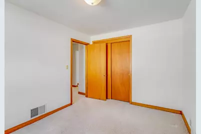 1503 S 25th St, Manitowoc, WI 54220 - Photo 12