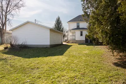 414  Grove St, Mayville, WI 53050 - Photo 6