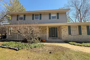 302 Wakefield Downs, Wales, WI 53183 - Photo 2