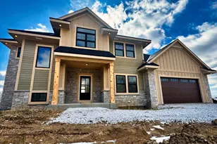 N66W21075 Sweet Clover Dr, Menomonee Falls, WI 53051 - Photo 2