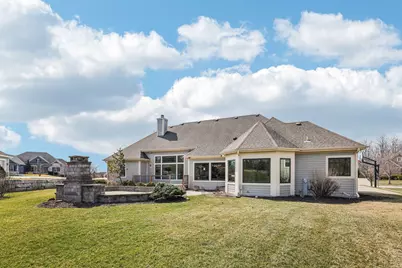 560  Birchwood Dr, Hartland, WI 53029 - Photo 4