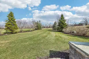 560 Birchwood Dr, Hartland, WI 53029 - Photo 8