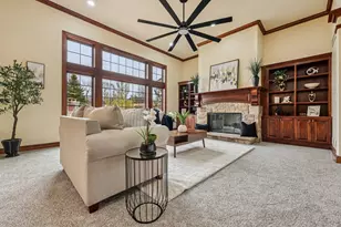 560 Birchwood Dr, Hartland, WI 53029 - Photo 10