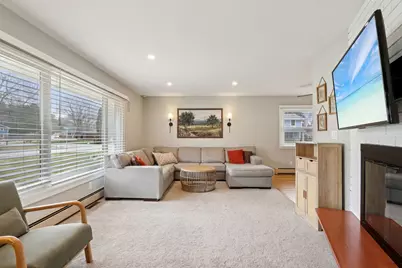 630  Pleasant Dr, Hartland, WI 53029 - Photo 6