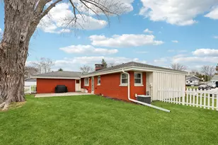 630 Pleasant Dr, Hartland, WI 53029 - Photo 24