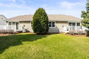 617 Hickory Hollow Rd, Racine, WI 53185 - Photo 38