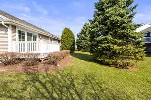 617 Hickory Hollow Rd, Racine, WI 53185 - Photo 36