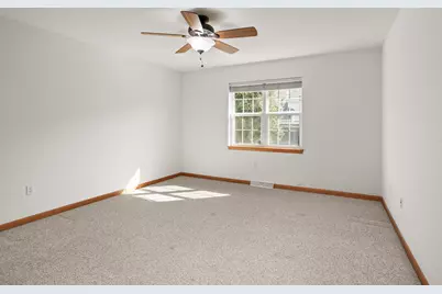 617  Hickory Hollow Rd #A, Racine, WI 53185 - Photo 12