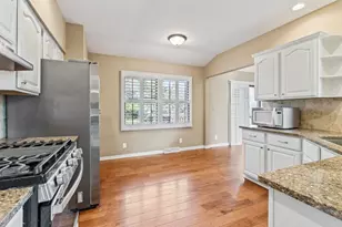 W260 Vista Dr, Ixonia, WI 53066 - Photo 14