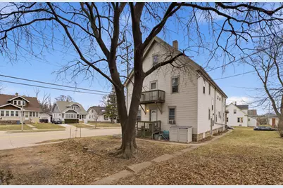 1601 S 85th St, West Allis, WI 53214 - Photo 6