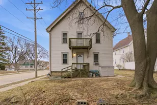 1601 S 85th St, West Allis, WI 53214 - Photo 8